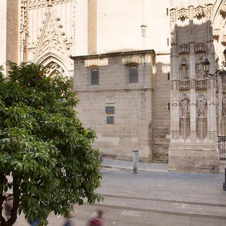 Puerta Catedral Suites Seville Room photo