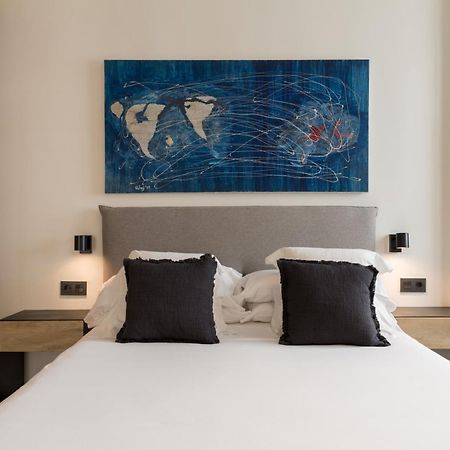 Puerta Catedral Suites Seville Room photo