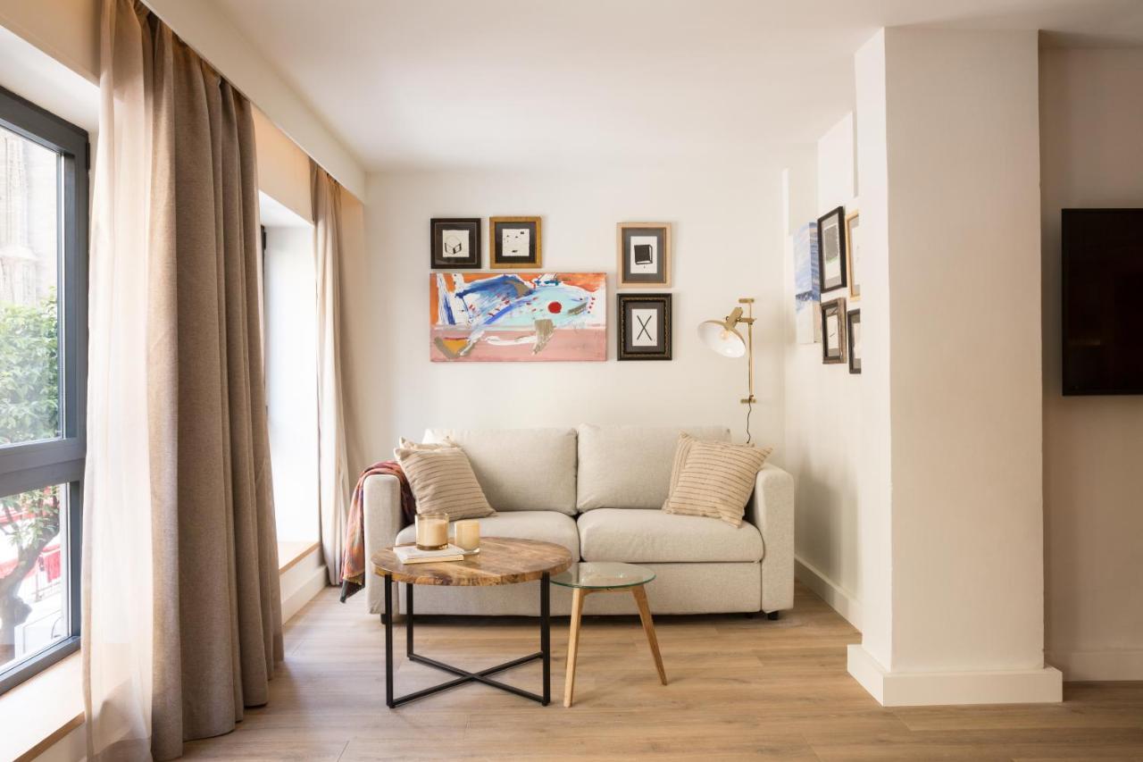 Puerta Catedral Suites Seville Exterior photo