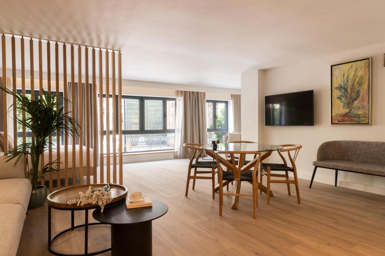 Puerta Catedral Suites Seville Exterior photo