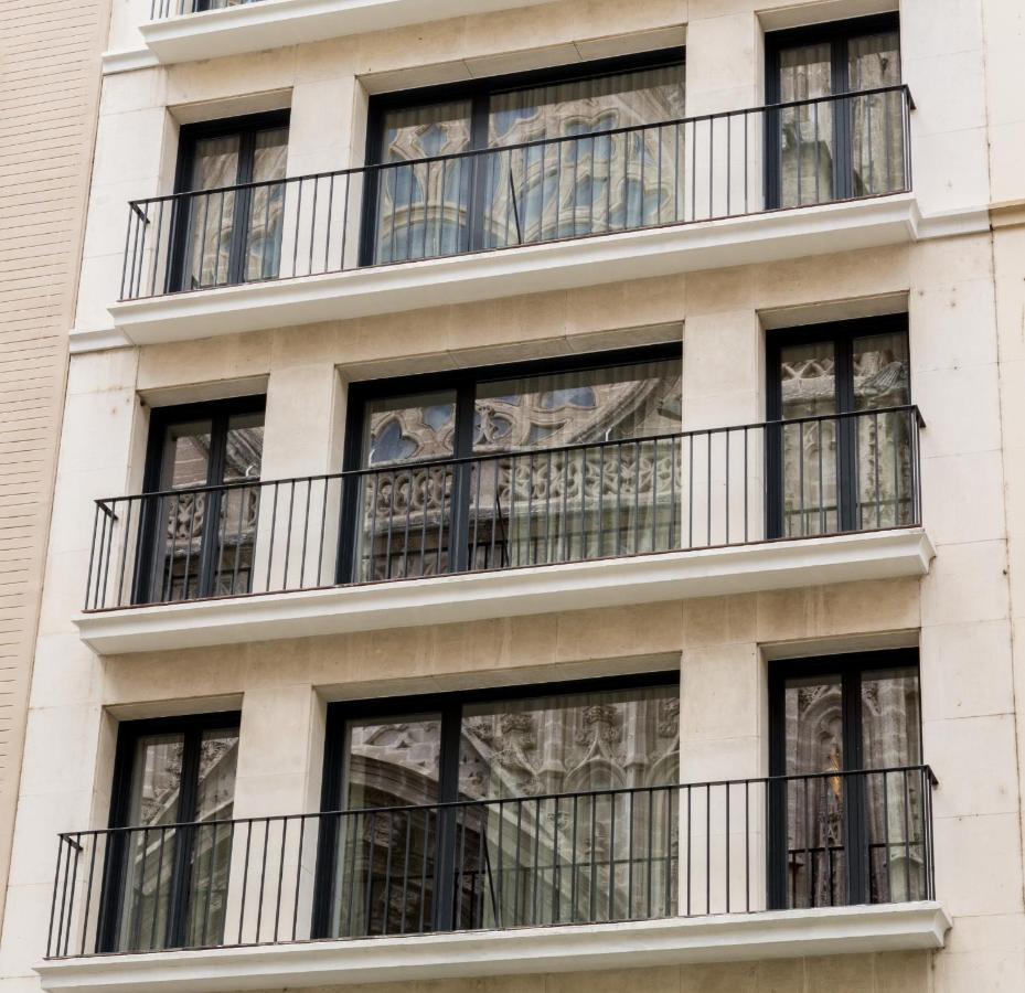 Puerta Catedral Suites Seville Exterior photo