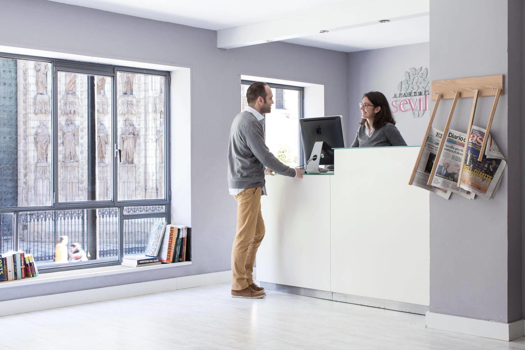 Puerta Catedral Suites Seville Exterior photo