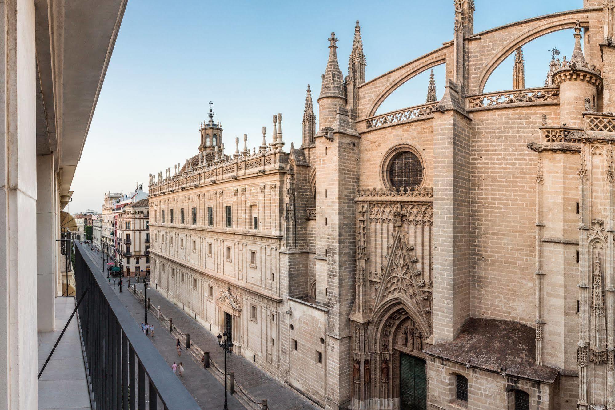 Puerta Catedral Suites Seville Exterior photo